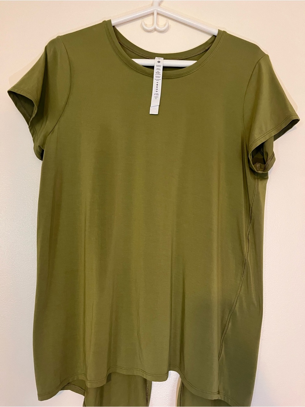 lululemon athletica Olive Green Short Sleeve Crew Tee